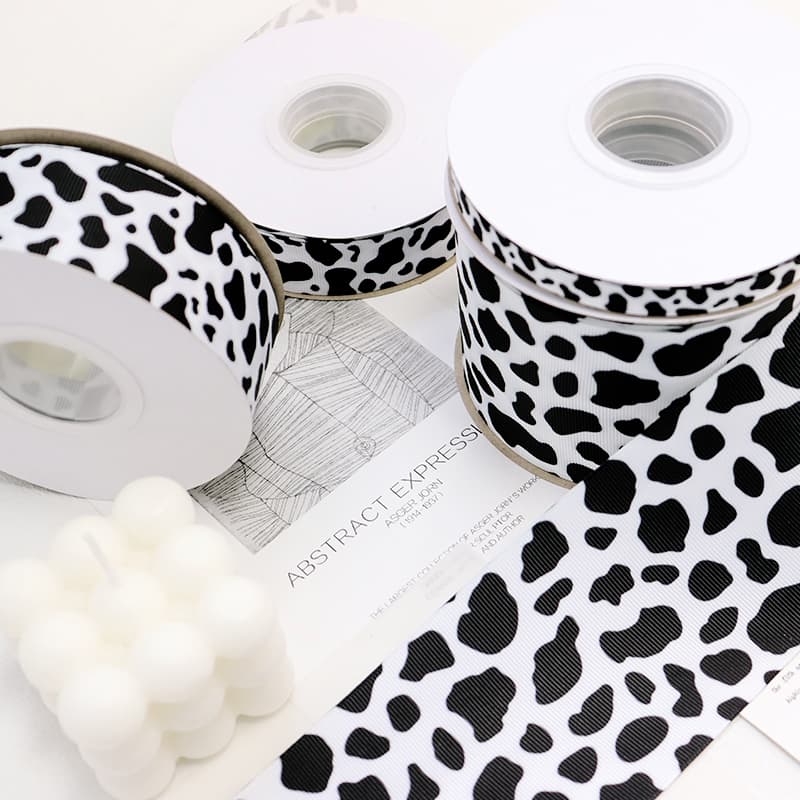 cinta de grosgrain con estampado de leopardo en blanco y negro